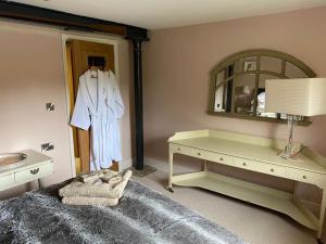 Beautiful Stamford Townhouse with River Views