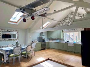 Beautiful Stamford Townhouse with River Views