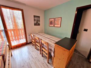 Appartements Appartement 42m², 2 pieces + cabine, 6-8 pers, coeur de station, proche pistes et commerces - FR-1-265-195 : photos des chambres