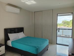 Hermosa Casa Vacacional con piscina privada cerca del Aeropuerto