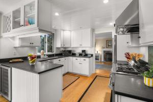 Walk to Beach Private Patio and Backyard