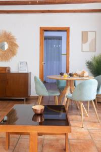 Travel Habitat Plaza del Pilar.