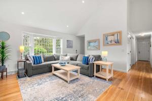 Minutes to Red River Beach Dog Friendly