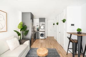 75-1D New 1BR prime UES W D the unit Best Value