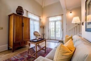 Belize Carriage House