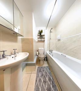 SidemerseyLivings - CityView 2Bed Flat with Free Parking Walk 2 Dock