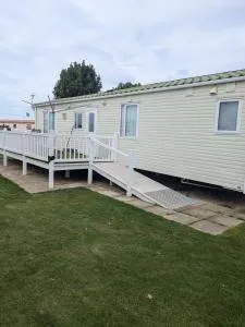 Disabled access C10 Millfields caravan park 2 double beds lead person must be over 30 - Addlethorpe