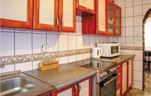 Nice Home In Solec Wlkp With Wifi