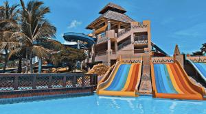 Beachfront Apartment with Pool & Stunning View