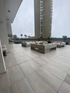 Amplio dpto, vista insuperable, 2 parkings