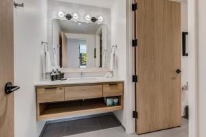 Electric Pass Lodge 309 by Snowmass Mountain Lodging