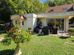 Chambres dhôtes Les Hauts de la Vaucouleurs suite Blanche Colombe