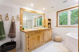 Maisons de vacances L-epicure - Maison avec piscine pour 8 : photos des chambres