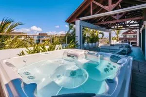 Luxury Penthouse with Jacuzzi, 2 min to Beach - Pointe-aux-Piments