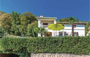 3 Bedroom Beautiful Home In Moscenicka Draga 