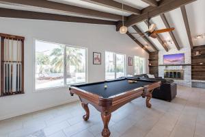 4 Br Tempe Retreat Pool Putt Putt Pool Table Grill