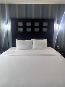 Superior King Room room in Fairfield Inn & Suites by Marriott New York Manhattan/Chelsea