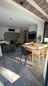 Leos Apartments Apart1