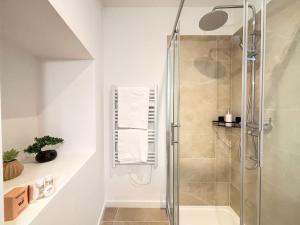 Appartements L-Olivier - Parking, Hyper-Centre, Sejour Unique : photos des chambres