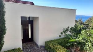 Vila Hera Korčula, Special one, pool, right on the sea,parking, 8 people