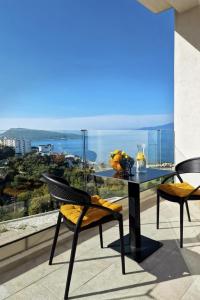 Golden Sea View Residence