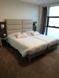 Hotels Hotel Les Galets Bleus : Chambre Lits Jumeaux avec Douche 