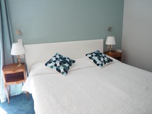 Hotels Logis Hotel Royal Saint-Mart : photos des chambres
