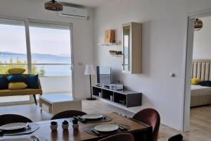 Salty Breeze Sea View Apartment