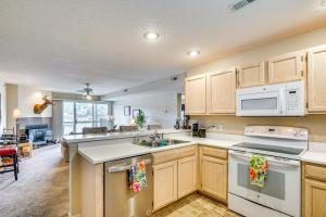 Lakefront Osage Beach Condo with Water-View Balcony!