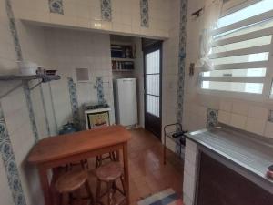Casa Inteira 100 metros da Praia do Porto Grande