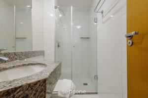 Estúdio c Piscina em Águas Claras SHT1701