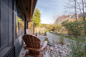 Cove Creek Lodge 108 Lakeside Executive King Suite