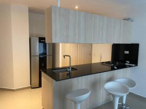 2BR Apto con excelente ubicación y balcón