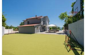 Lovely Home In Imotski With Sauna