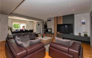 Lovely Home In Imotski With Sauna