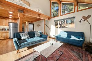 Moonridge Chalet - Newly Built, Hot Tub, Foosball, Fire Pit