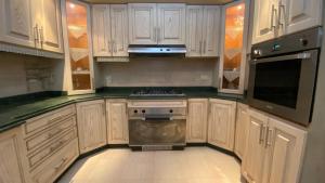 شقه تطل علي النيل بتصميم كلاسيكي فاخر