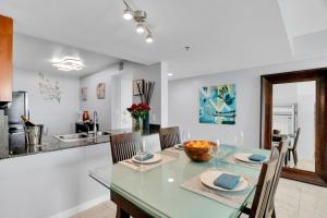 Brickell Bay Exclusive 2BR Condo Getaway with Sofa Bed