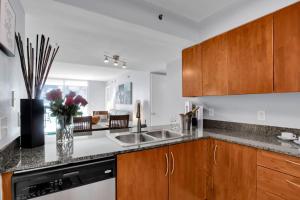 Brickell Bay Exclusive 2BR Condo Getaway with Sofa Bed
