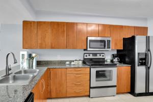 Brickell Bay Exclusive 2BR Condo Getaway with Sofa Bed