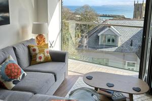 11 Sunday School Court