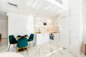 Lux apartments x Dubai studio 22