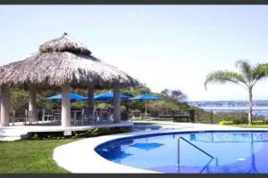 Hermoso departamento en Tequesquitengo vista acceso al lago alberca climatizada - Tlatenchu