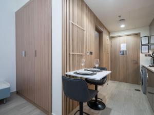 Elegant Studio in Azizi Riviera, Meydan