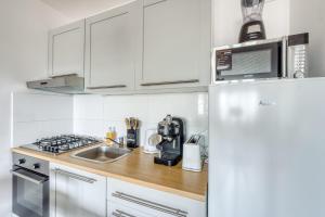Full Apartment BEST Location in Center
