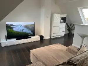 Neu Studio 13 nahe Bhf Siegburg, Netflix - Edgoven