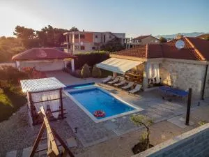 Villa Mlb with heated pool, sauna and jacuzzi- by TA Leut Agency - Kod Mula