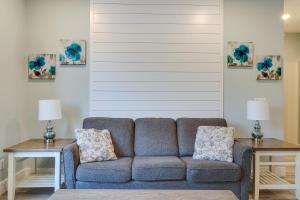 Front Street Retreat! Cozy Traverse City Condo