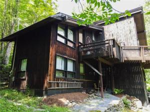 Perfect secluded 3 bedroom cozy getaway home Hawk Landing