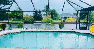 Hidden Secret Waterfront Retreat - Waterway Estates